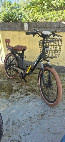 Bicicleta Lev L + capacete e cadeado - Novinha 