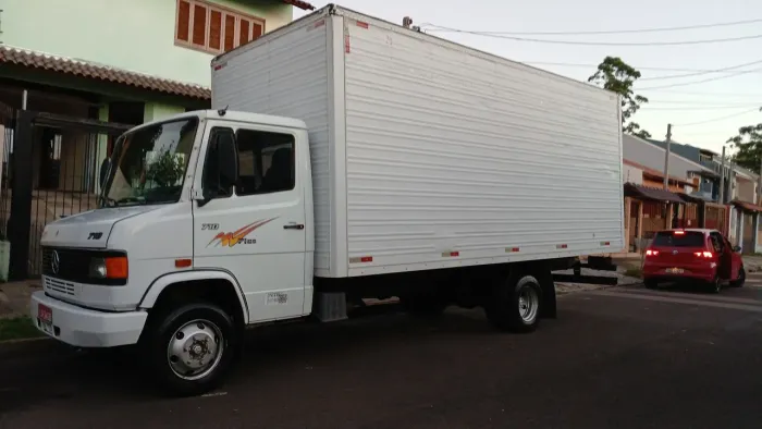 MB 710 BAÚ