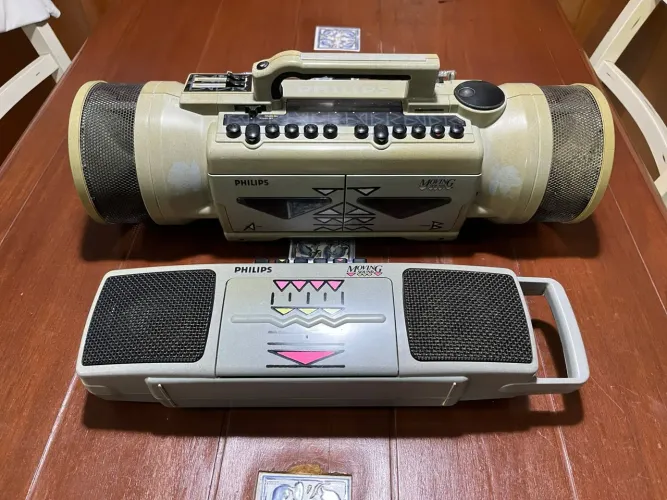 2 Radios Philips Moving Sound.