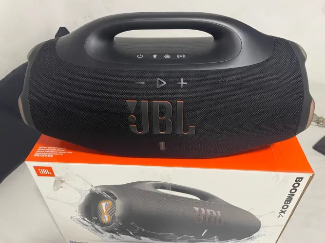 JBL Boombox 4