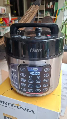 Panela de pressão elétrica Oster