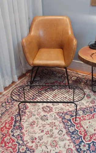 Mesa baixa pequena de ferro aramado tenho mais unidades