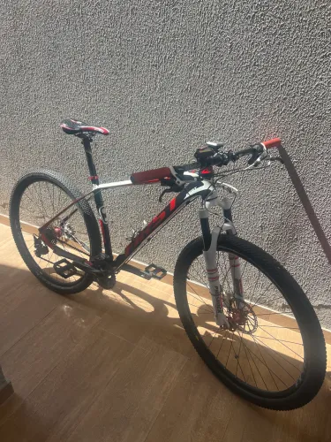 Bicicleta FIRST