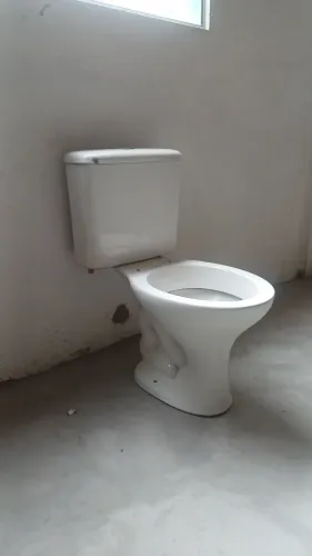 Vaso sanitário c/ cx acoplada Hervy