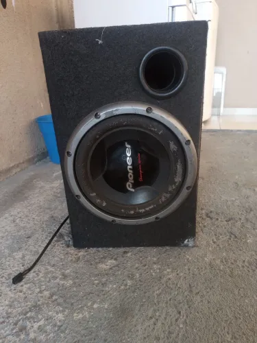  subwoofer automotivo da marca Pioneer, 