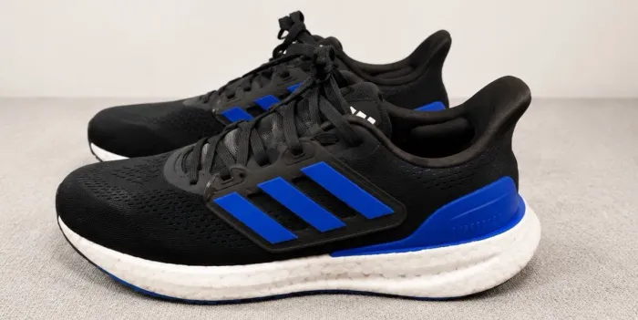 Tênis adidas pureboost
