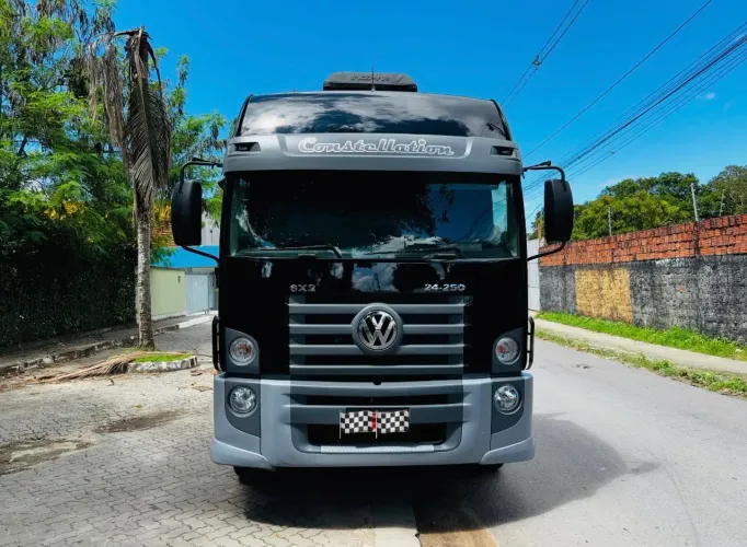 VW Constellation 24-250