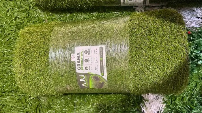 Rolo de grama sintética com 2,54 m²