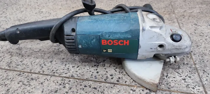 Esmerilhadeira lixadeira Bosch 2400w 127v 9"
