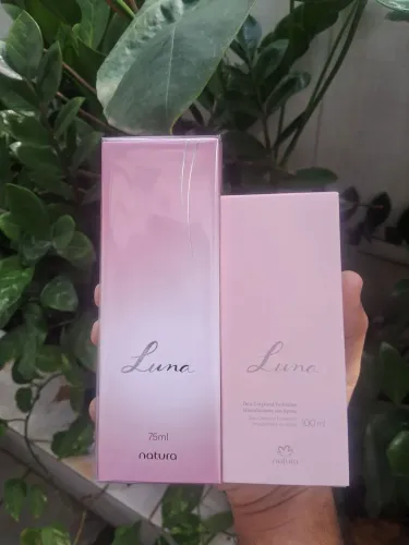 Kit perfume e desodorante Luna clássico Natura