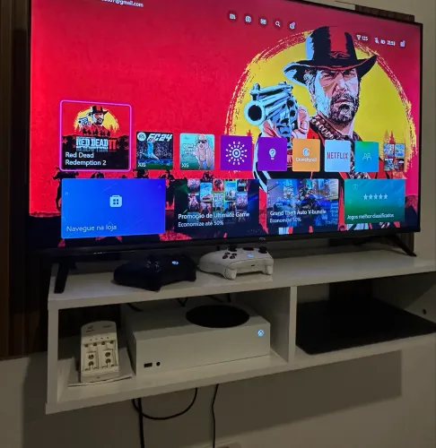 Xbox Series S 512GB + 2 Controles + Carregador de Pilhas