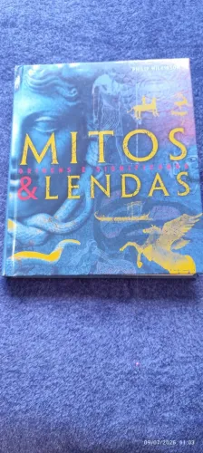 Kit 2 Livros de Mitologia - Livro de Ouro da Mitologia + Mitos & Lendas
