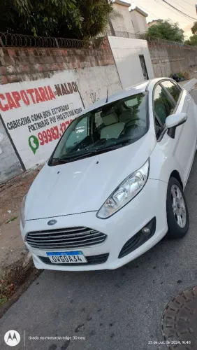 Ford Fiesta 1.6 16V Flex Aut. 5P 2015