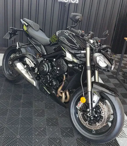 Triumph street triple 765 RS 25/25 com 3,8k somente, abaixo da fipe!!!<br>