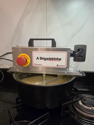 Panela de mexer recheio a brigadeirinha 