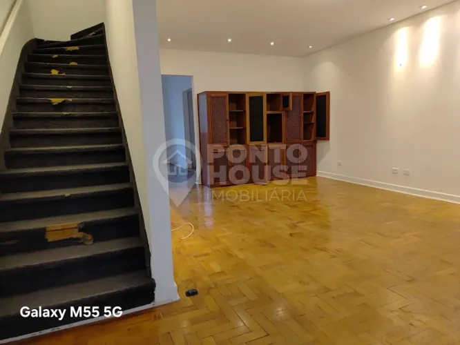 Sobrado para locação de 260m² em Vila mariana, 3 dormitórios, suíte e 2 vagas