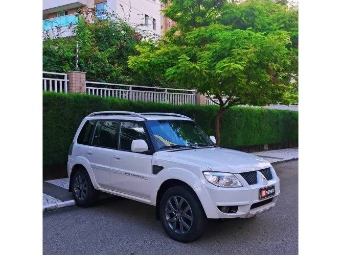 Mitsubishi Pajero TR4 2.0 Flex 16V 4X2 Aut. 2014