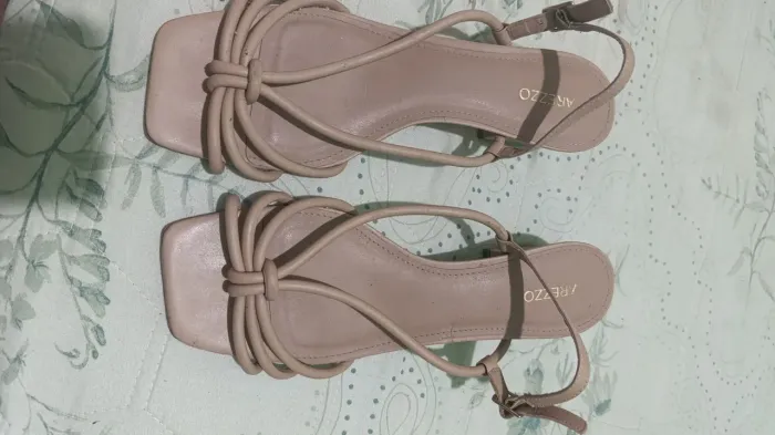 Sapato Arezzo feminino 