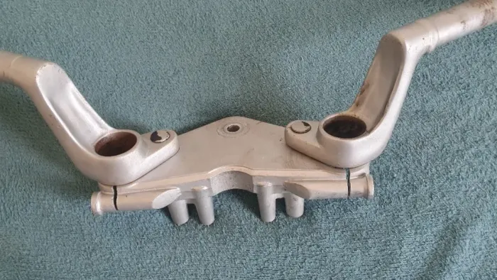 Semi-guidão com Mesa Suzuki GSR 125
