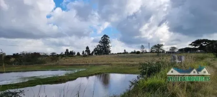 Velleda oferece lindo sítio 2 hectares a somente 4km do asfalto em Águas Claras