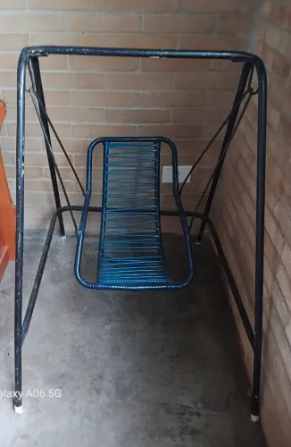 Vendo um balanço infantil de ferro