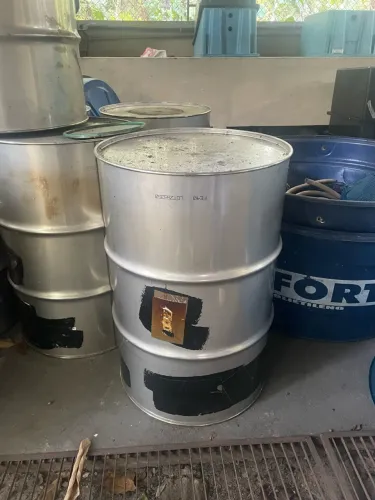 Vendo tambor aço inox 200L
