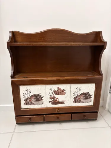 Estante vintage de parede estilo armarinho