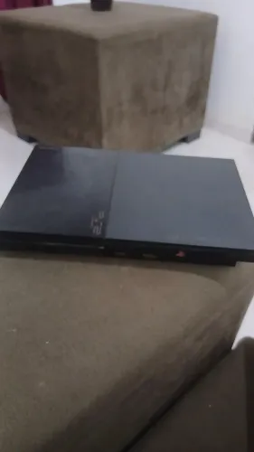 PlayStation 2 em ótimo estado, roda normalmente. Único ploblema é que não pega disco.