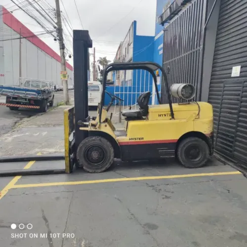 EMPILHADEIRA H80-J COM DESLOCADOR