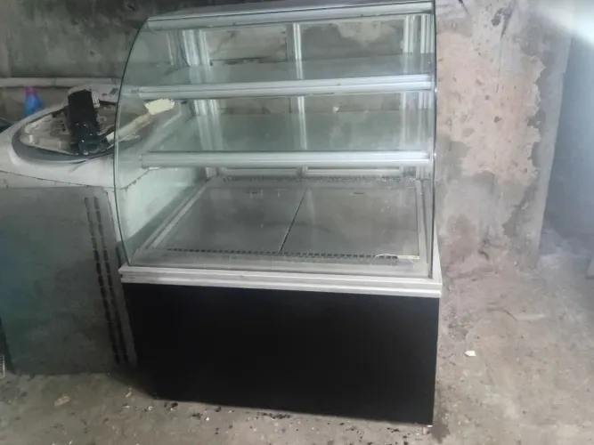 Expositor refrigerador galopa 220 voltes seminova 2000 reais tel *69