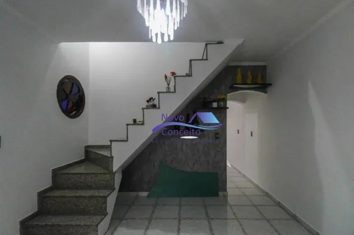 Sobrado com 4 dormitórios para alugar, 218 m² por R$ 3.792,00/mês - São Mateus - São Paulo