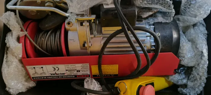Guincho de coluna elétrico 220V 1000W 300/600KG Motomil