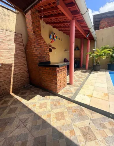 C.S - VENDE-SE CASA EM MOSQUEIRO.