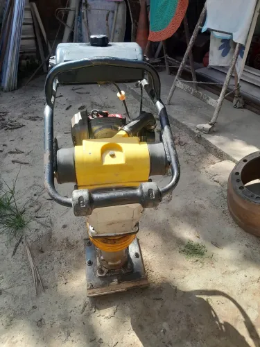Funcionando perfeitamente semi novo motor Honda proto pra usar ótimo preço 
