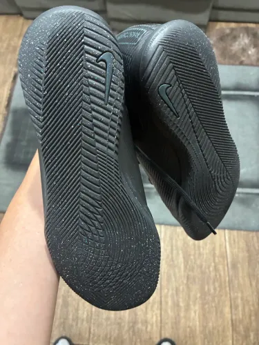Tenis/chuteira futsal Nike preto 39