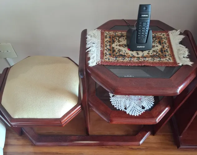 mesinha para telefone com assento 