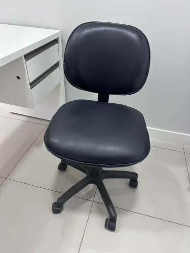 Cadeira Escritório Preta com Rodinhas