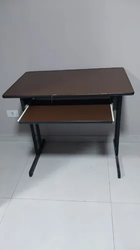 MESA DE ESCRITÓRIO COM SUPORTE TECLADO