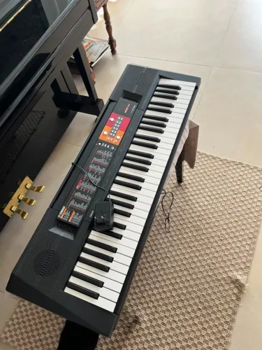 Teclado Yamaha PSR F51