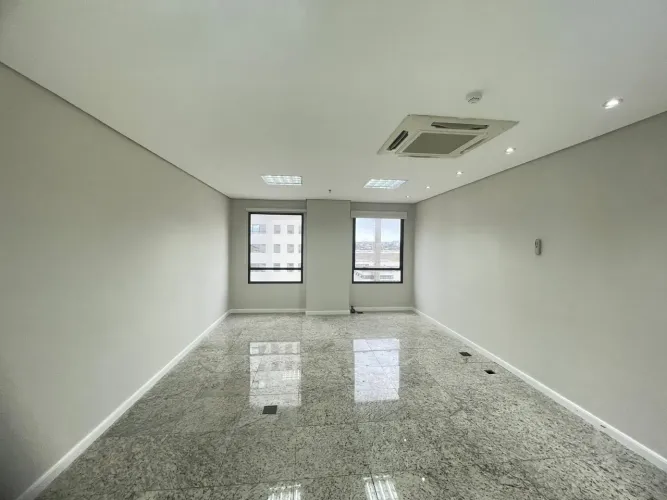Sala comercial à venda no Centro Empresarial Araguaia I em Alphaville em Barueri - SP