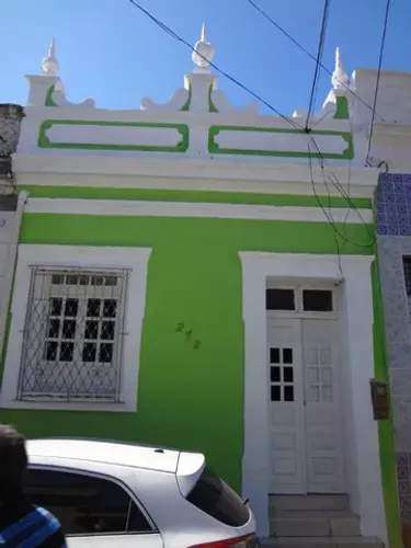 Vendo excelente casa com 5 quartos no Bairro da Boa Vista / Recife