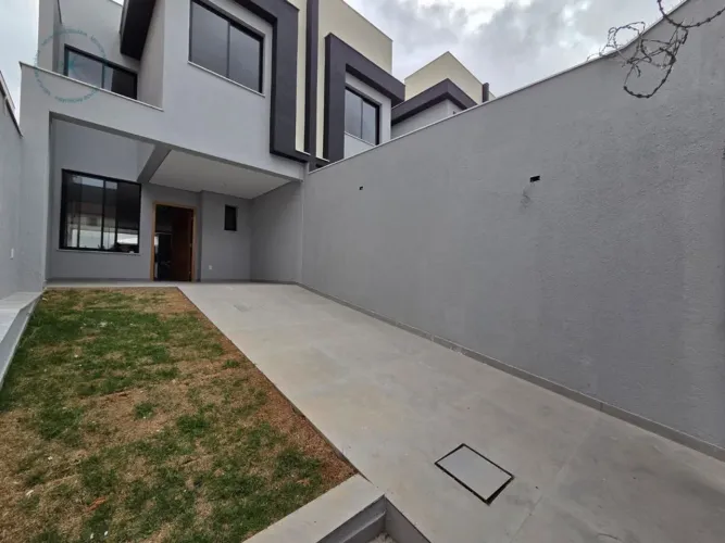 Casa geminada à venda no Santa Amélia, Pampulha, Belo Horizonte!