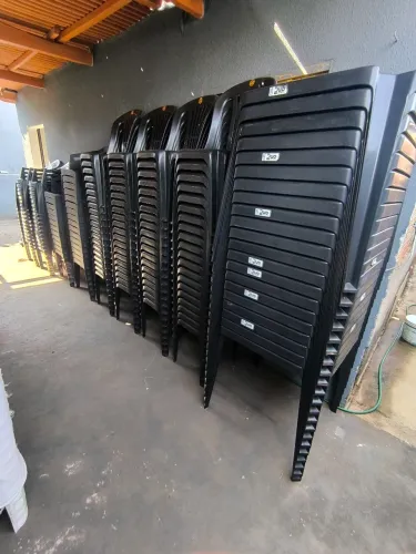 Vendo Mesas e cadeiras novos a pronta entrega
