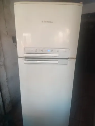 Geladeira Electrolux 430L Frost Free Duplex com Painel Digital Blue Touch