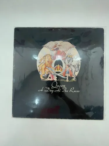 VINIL LP - QUEEN - A DAY AT THE RACES (1976)
