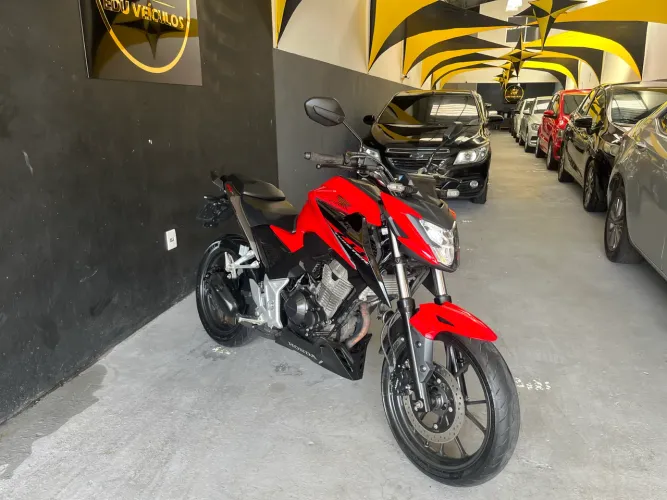 HONDA CB300f 2024