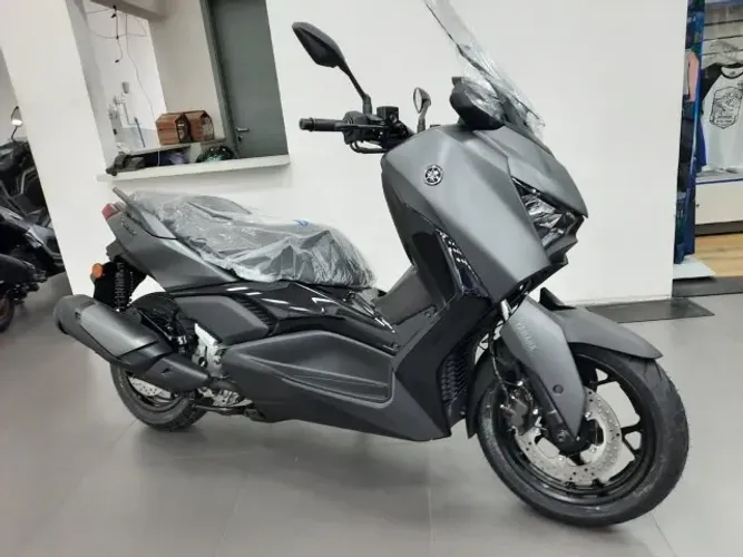 Xmax 300 moto automatica 2027 0km **Entrada de R$20.000,00 opcional ou Entrada R$0,00**