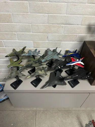 Aviões de combate variados modelos plastimodelismo