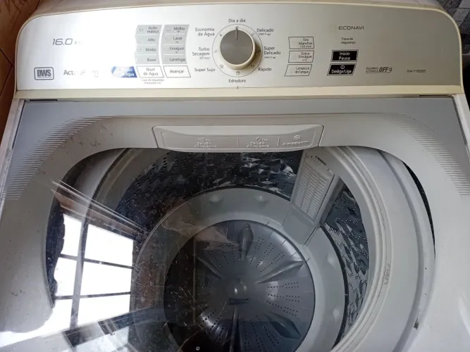 Máquina lava roupa