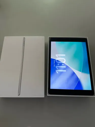 IPAD 9 GERAÇÃO 64 GB || possui caixa original + caneta +5 capinhas + estojo para caneta